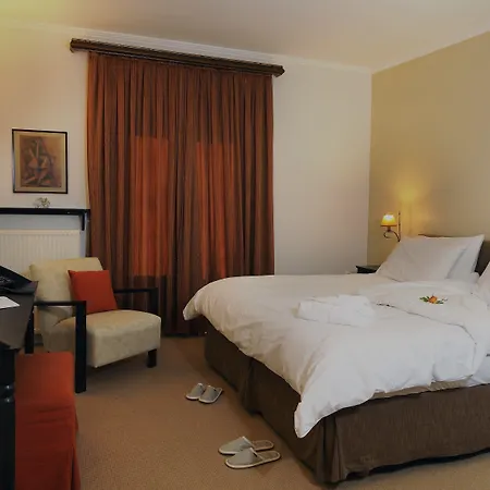 מלון Jennifer 4*