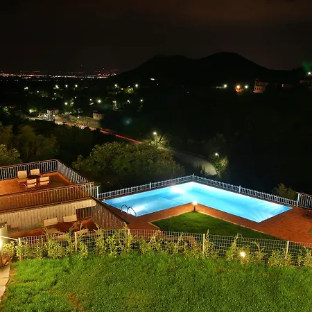 Jennifer מלון Taxiarches (Drama)